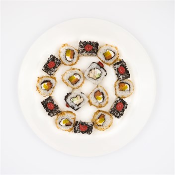 {{photo.Alt || photo.Description || 'Набор "Мини" 16 кусочков '}}